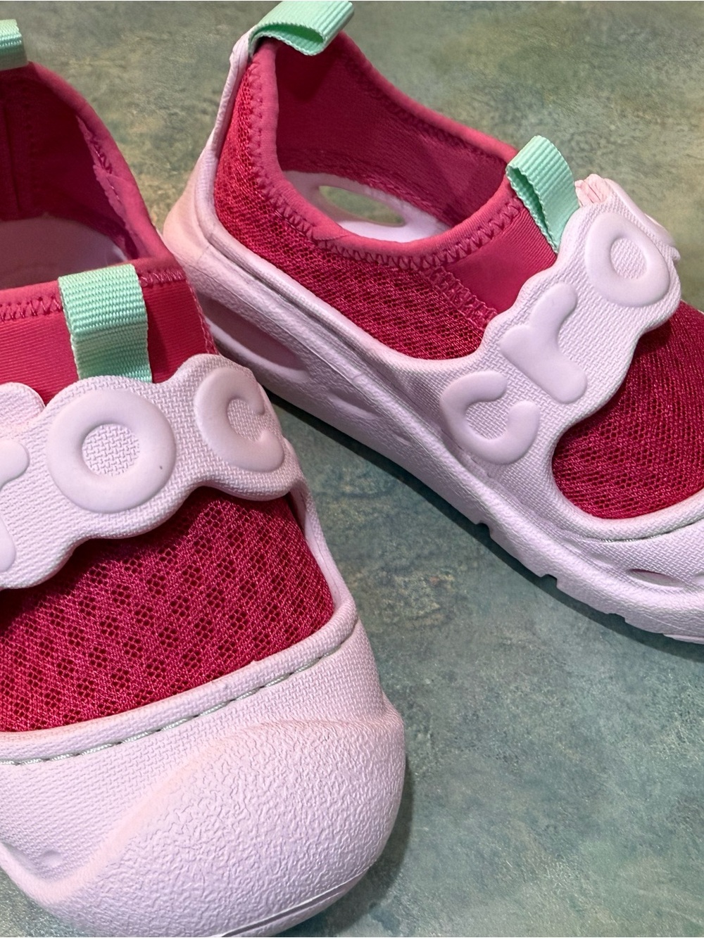 CROCS Kids Pink Mesh Water Shoes with Mint Pull Tab